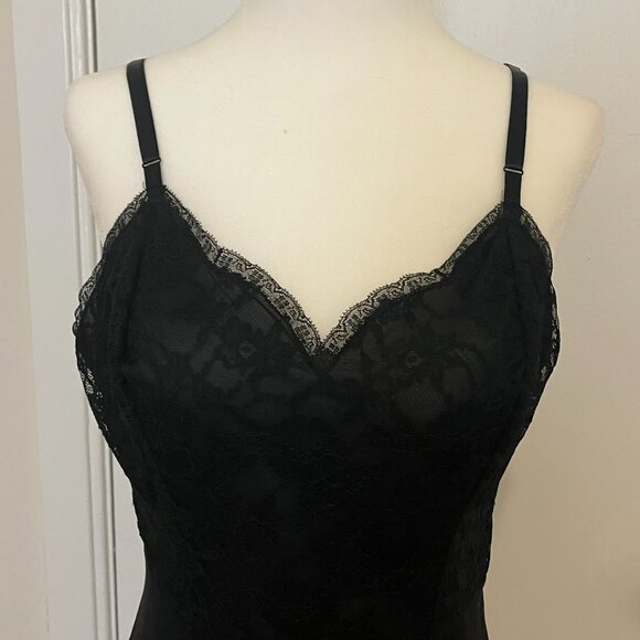 Vintage 1960s Black Slip with Lace Top and Bottom, Size Medium - Picture 4 of 7